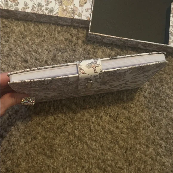 Dior Butterfly and Floral Stationery Set - Picture 6 of 9